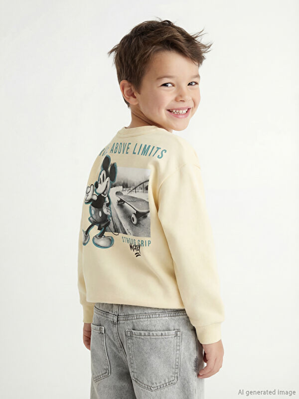 LCW Kids Mickey Mouse Baskılı Erkek Çocuk Kalın Sweatshirt