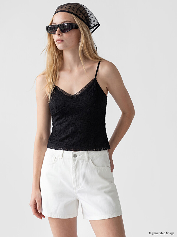 XSIDE V Yaka Dantelli İp Askılı Crop Bluz