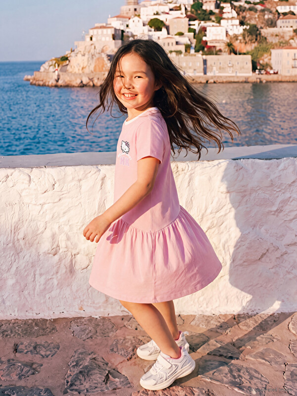 LCW Kids فستان Hello Kitty مطبوع للبنات