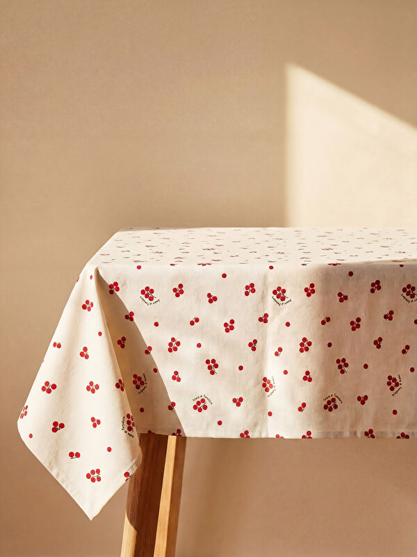 LCW HOME Domates Baskılı Masa Örtüsü 150x150 cm