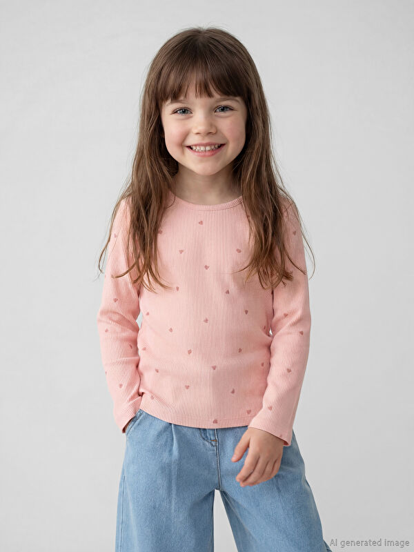 LCW Kids Bisiklet Yaka Kalp Baskılı Kız Çocuk Tişört