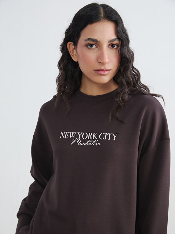 LCW Modest Bisiklet Yaka NYC Baskılı Kadın Sweatshirt Tunik