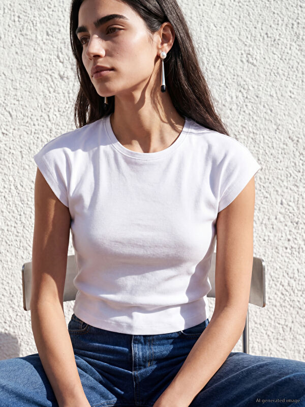 LCW Vision Bisiklet Yaka Kadın Crop