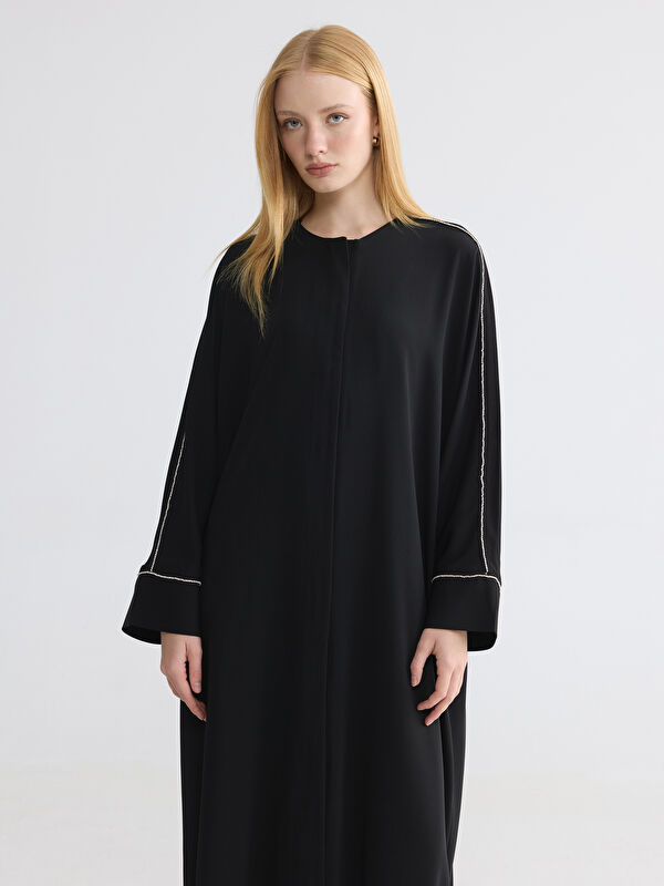 LCW Modest Bisiklet Yaka Oversize Krep Kadın Ferace