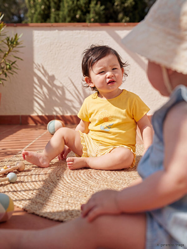 LCW baby Çiçek Baskılı Kız Bebek Tişört ve Şort Takım