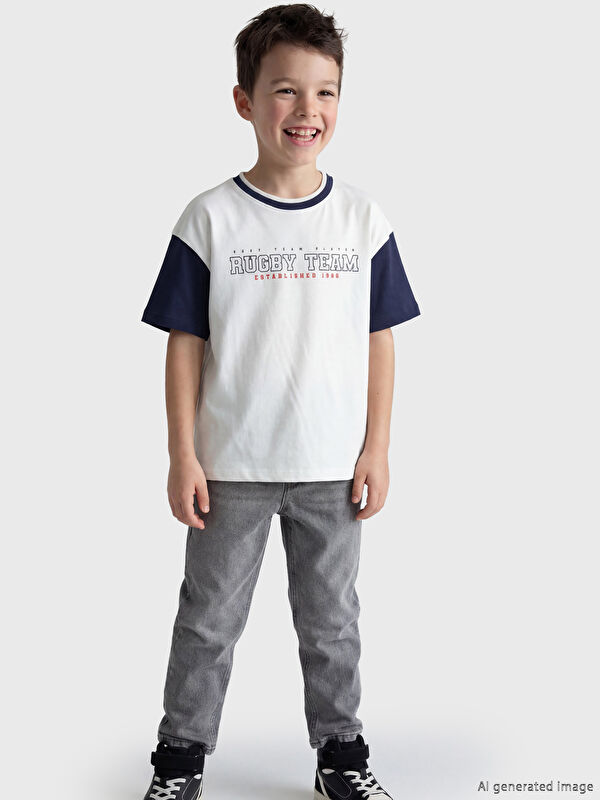 LCW Kids Bisiklet Yaka Baskılı Erkek Çocuk Tişört