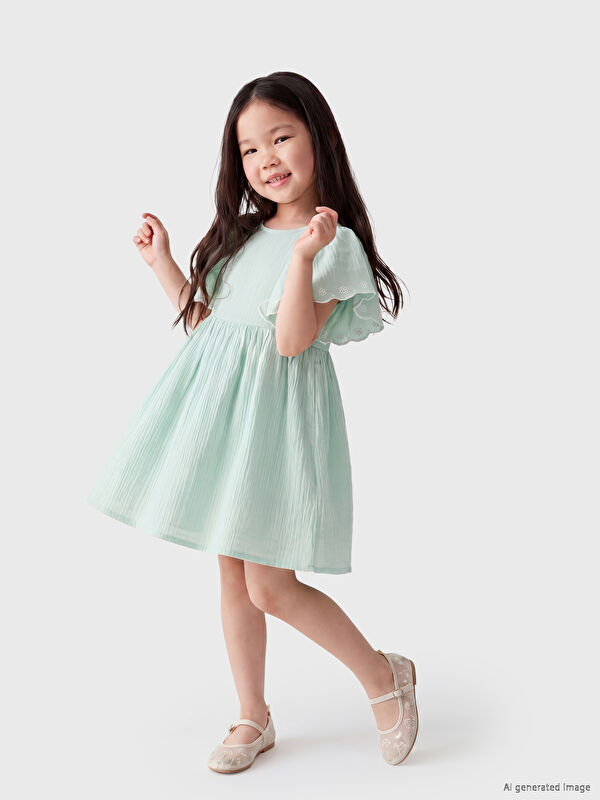 LCW Kids Bisiklet Yaka Nakışlı Kız Çocuk Müslin Elbise