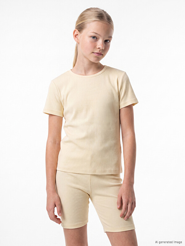 LCW Kids қыздарға арналған рельефті футболка мен шолақ шалбар жинағы