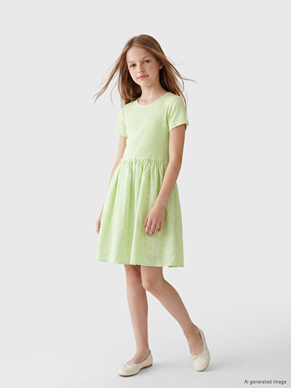 LCW Kids Fisto Detaylı Kız Çocuk Elbise