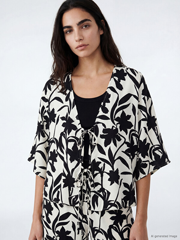 LCW Vision V Yaka Desenli Bağlamalı Kadın Kimono