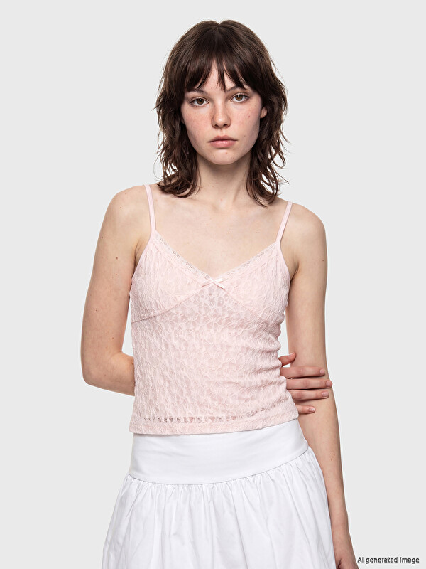 XSIDE V Yaka Dantelli İp Askılı Crop Bluz