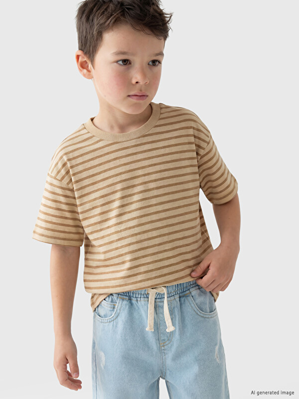 LCW Kids Bisiklet Yaka Çizgili Erkek Çocuk Tişört