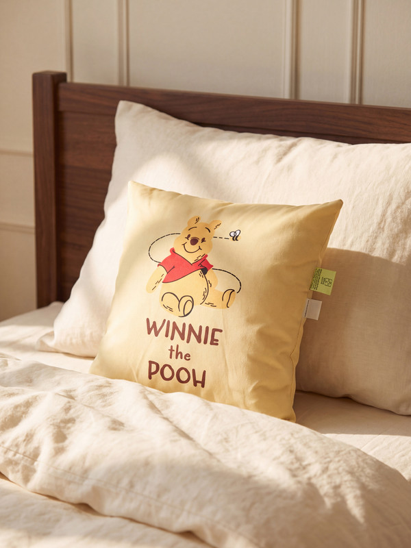 LCW HOME Pernă decorativă imprimată Winnie the Pooh 45x45 cm