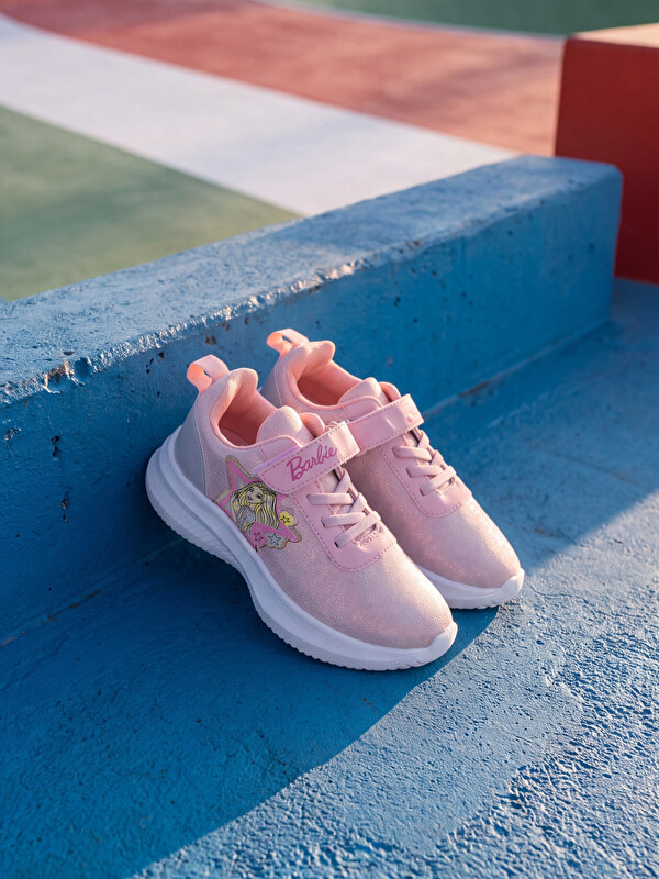 LCW STEPS حذاء رياضي بناتي مطبوع من Barbie