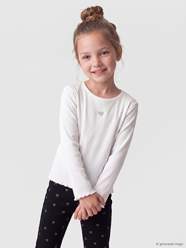 LCW Kids Bisiklet Yaka Nakışlı Kız Çocuk Tişört