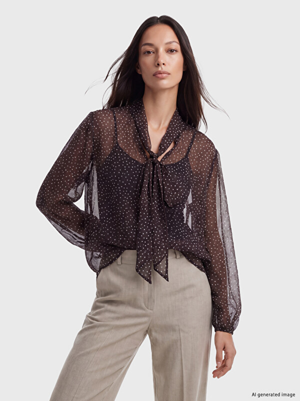 LCWAIKIKI Classic Fular Yaka Puantiyeli Oversize Şifon Bluz