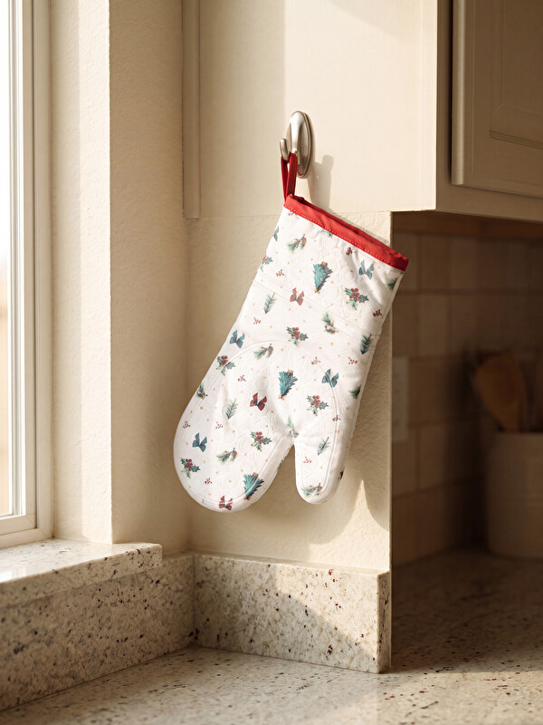 LCW HOME New Year Themed Oven Mitten