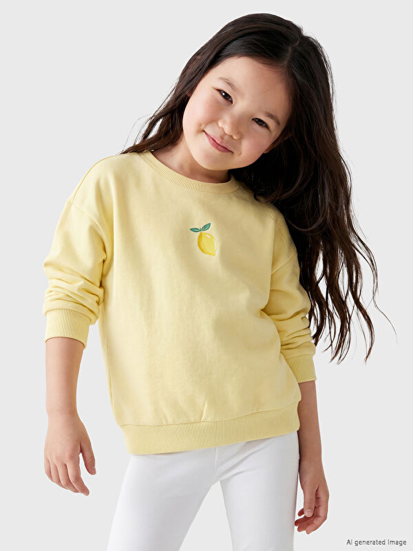 LCW Kids Bisiklet Yaka Nakışlı Kız Çocuk Sweatshirt