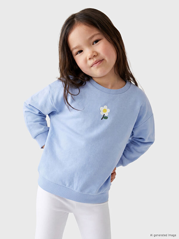 LCW Kids Bisiklet Yaka Nakışlı Kız Çocuk Sweatshirt