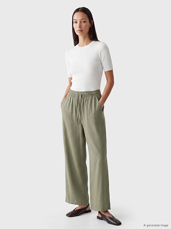 LCWAIKIKI Classic Beli Lastikli Geniş Paça Kadın Pantolon