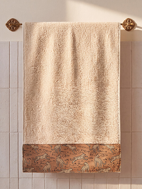 LCW HOME Leopar Desenli Pamuklu Yüz Havlusu 50x80 cm