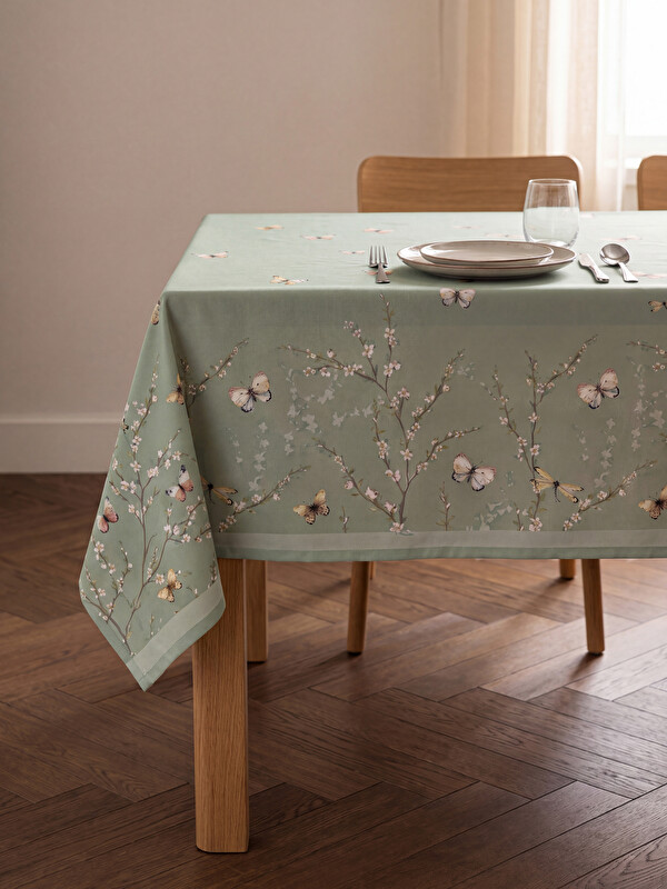 LC WAIKIKI Flower Patterned Tablecloth 150x200
