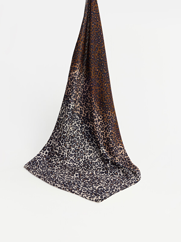 LCW Modest Leopar Desenli Kadın Şal