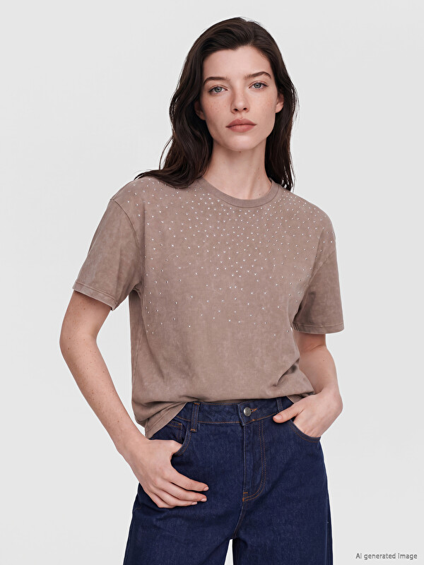 LCW Comfort Crew Neck Rhinestone Embellished 100% Cotton Women's T-Shirt
