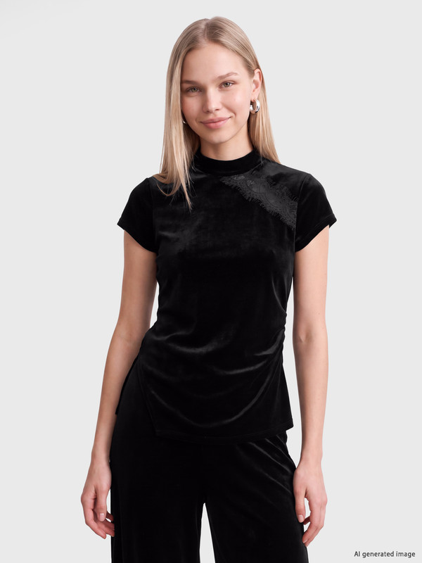 LCW Vision بلوزة مخملية مكشكشة بتفاصيل دانتيل