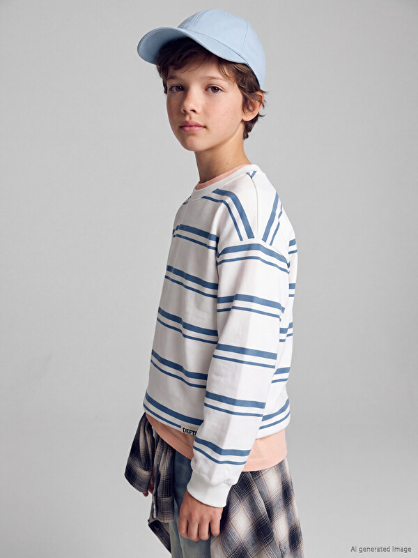 LCW Kids Crew Neck Boys' Sweatshirt