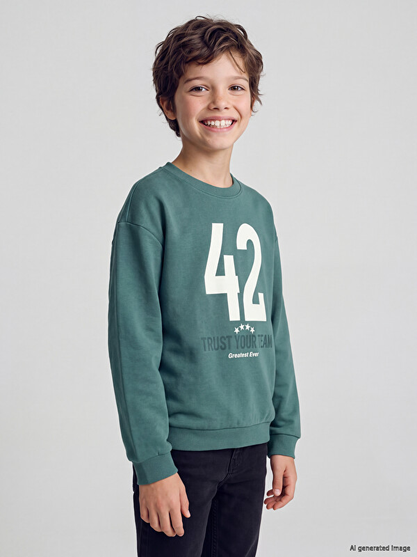 LCW Kids Bisiklet Yaka Erkek Çocuk Sweatshirt