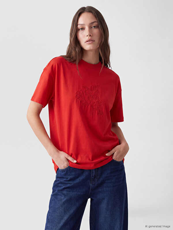 LCW Modest Crew Neck Embroidered %100 Cotton Women's T-Shirt