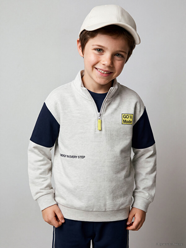 LCW Kids Dik Yaka Erkek Çocuk Soft Touch Sweatshirt