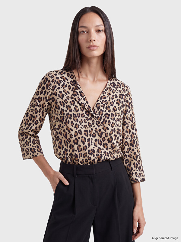 LCW EVERYDAY V Neck Leopard Print Blouse