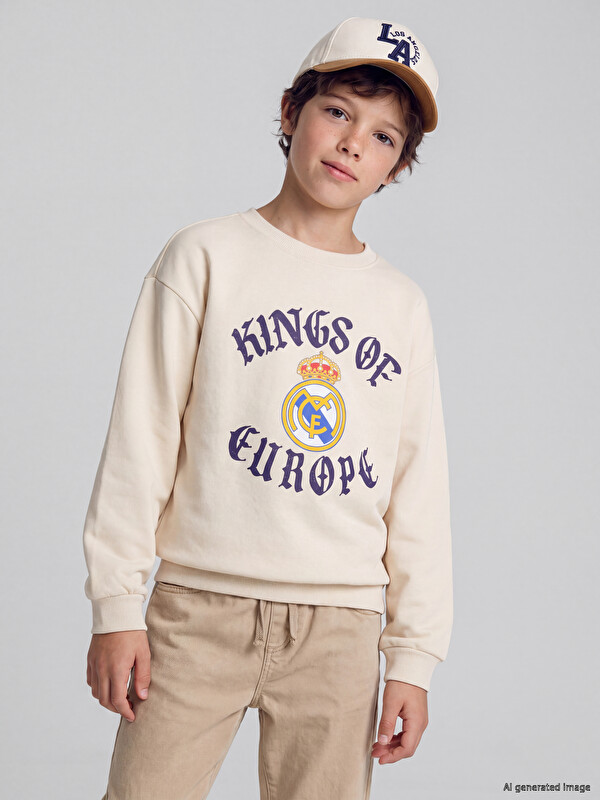 LCW Kids Real Madrid Baskılı Erkek Çocuk Kalın Sweatshirt