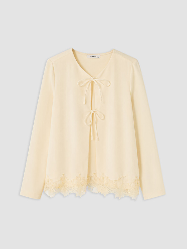 LCW Curve Plus Size Lace Embroidered Blouse