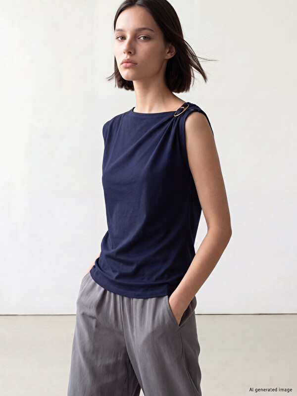 LCW Comfort Kayık Yaka Metal Aplikeli Bluz