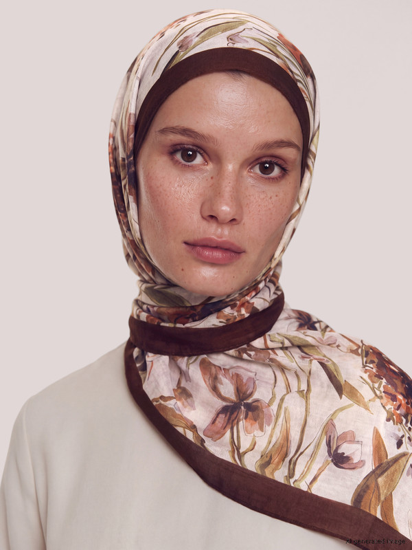 LCW Modest Flower Patterned Women's Shawl