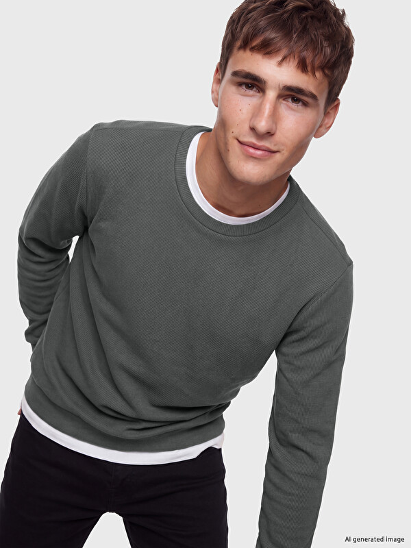 LCWAIKIKI Classic Crew Neck Men's Sweatshirt