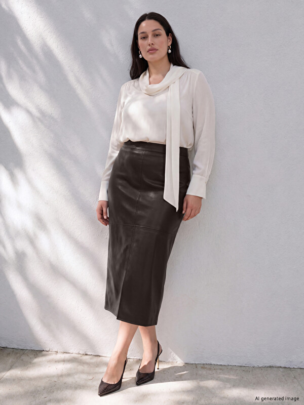 LCW Curve Slit Detail Pencil Skirt
