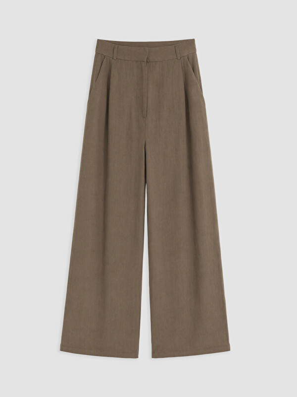 LCW Comfort Geniş Paça Pileli Kadın Kumaş Pantolon