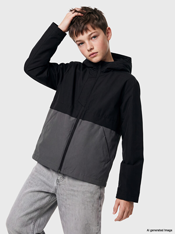 LCW Kids Regular Fit Kapüşonlu Erkek Çocuk Mont