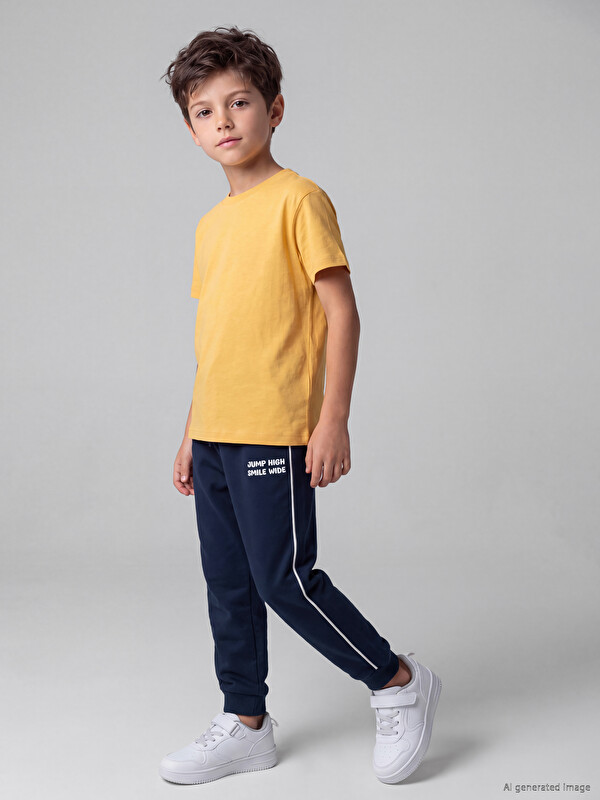 LCW Kids Erkek Çocuk Baskılı Şeritli Eşofman Altı