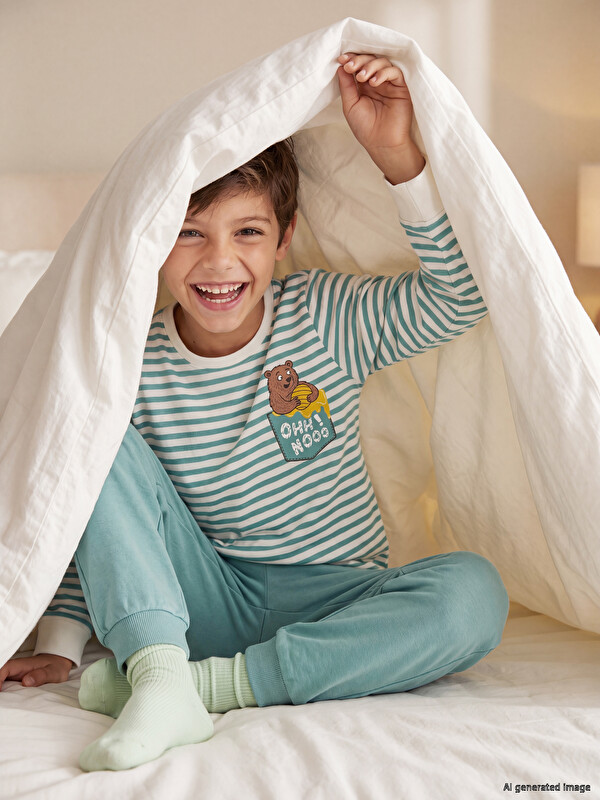 LCW Kids Bisiklet Yaka Baskılı Erkek Çocuk Pijama Takım