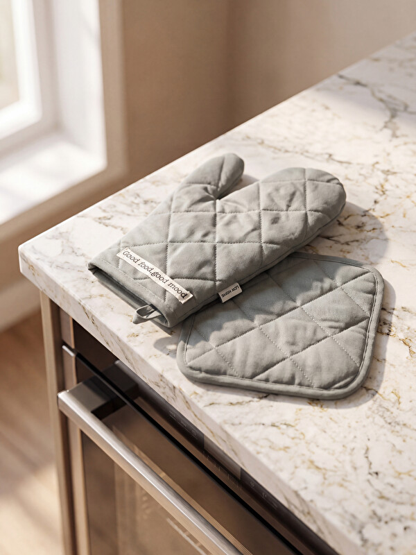 LCW HOME Oven Mitten and Pot Holder Set
