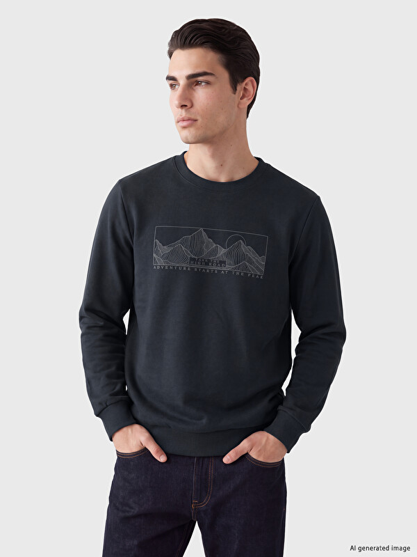 LCWAIKIKI Classic Bisiklet Yaka Baskılı Erkek Sweatshirt