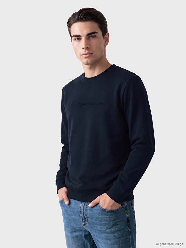 LCWAIKIKI Classic Bisiklet Yaka Nakışlı Erkek Kalın Sweatshirt