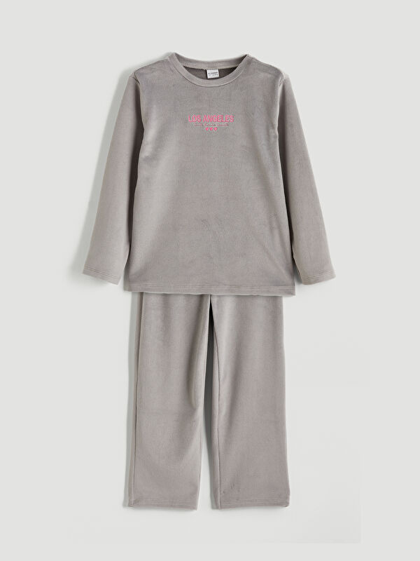 LCW Kids Bisiklet Yaka Los Angeles Nakışlı Kız Çocuk Kadife Pijama Takım