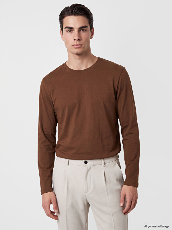 LCWAIKIKI Classic T-shirt me jakë të rrumbullakët dhe mëngë të gjata për burra