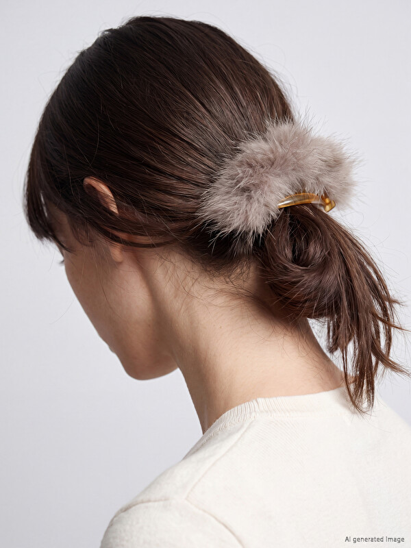 LCW JOY Feather Detailed Automatic Clip Women's Hair Clip
